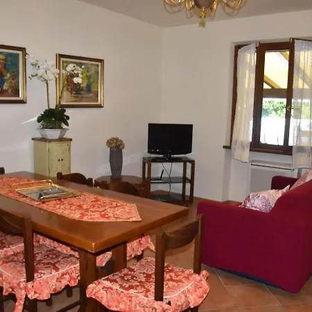 House Luca, Hébergement de vacances
